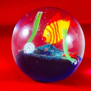 VINTAGE COLECTIBAL ART GLASS AQUARIUM, HAND BLOWN, LARGE ,COLORFUL.